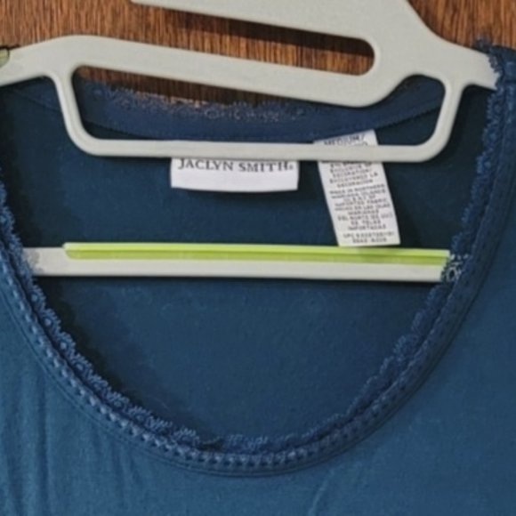 Jaclyn Smith short sleeve top - size: Medium - Picture 2 of 2